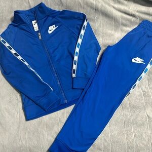 Boys Nike 2 piece outfit size 7